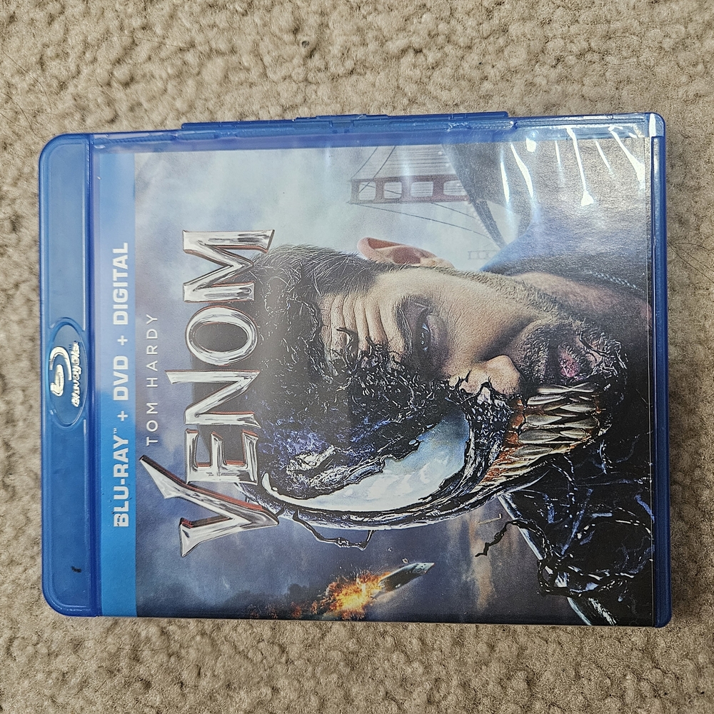 Venom Blu-ray DVD Digital Combo